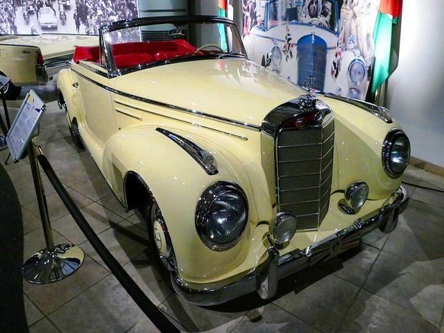 متحف السيارات الملكي