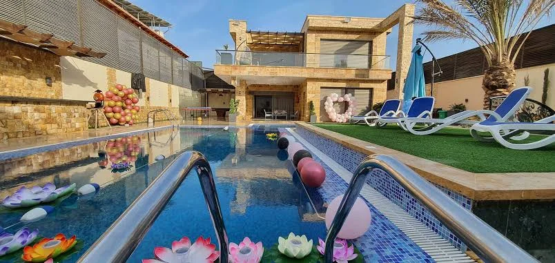 مزارع في البحر الميت