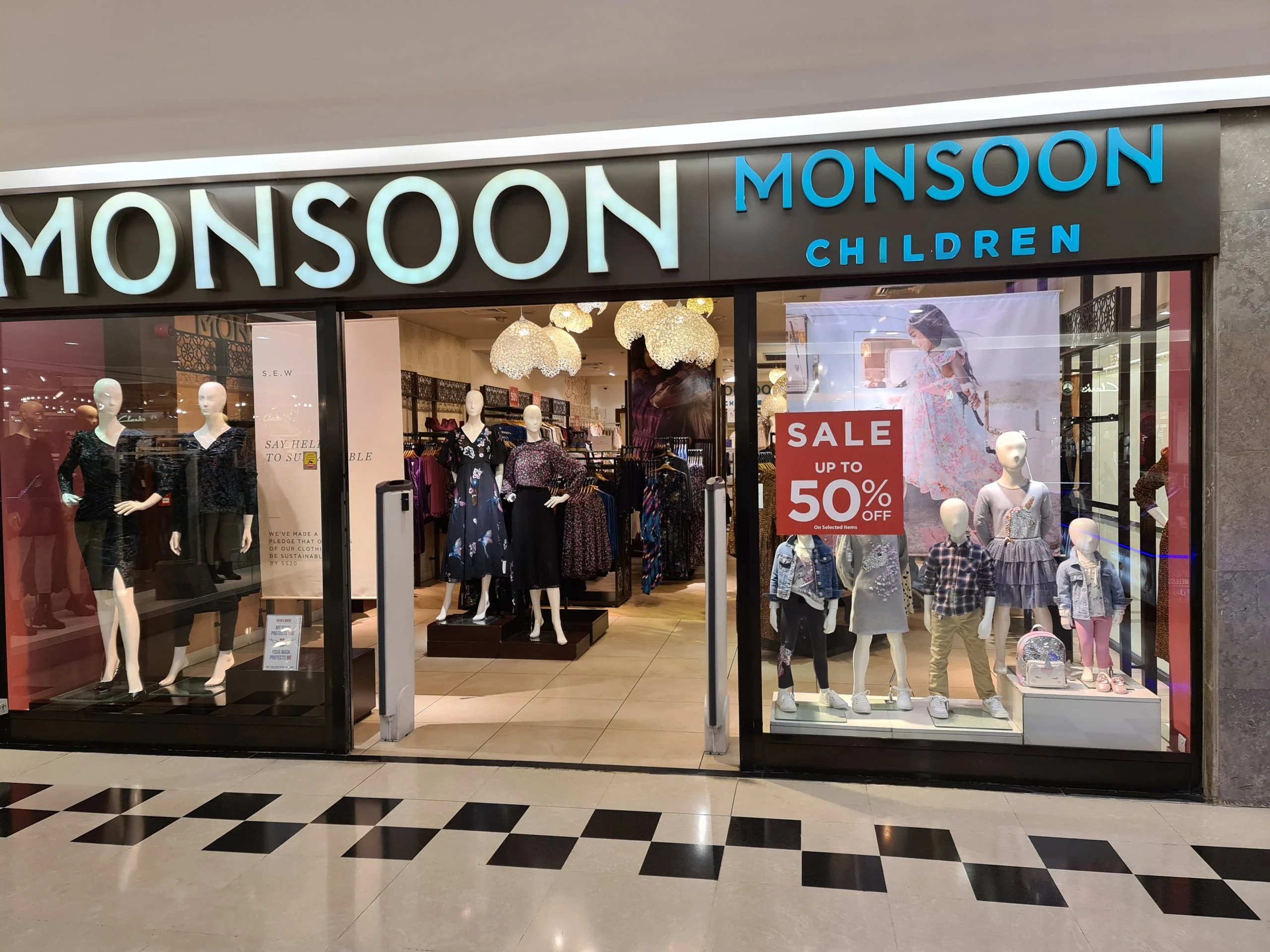 متجر Monsoon