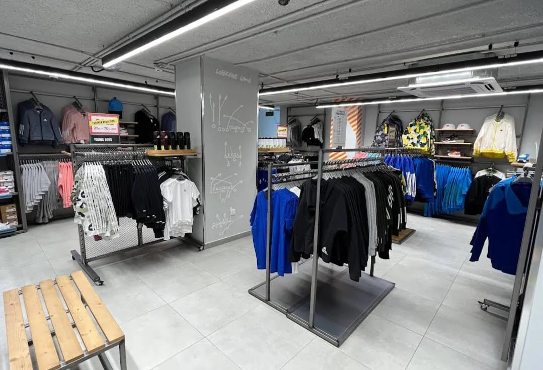 محل Adidas Outlet