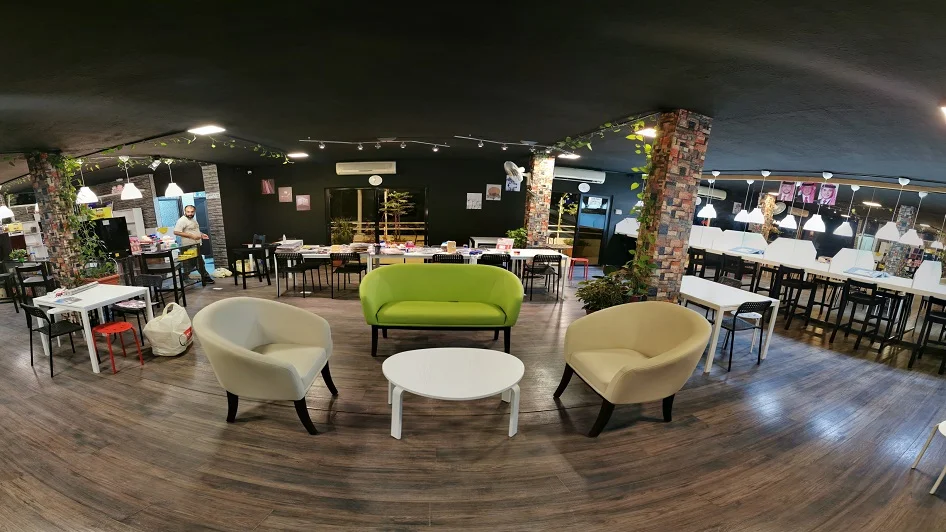 The Study & Meeting Place - مكان الدراسة والاجتماعات